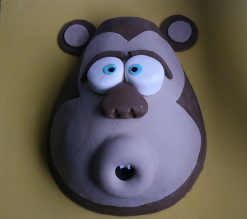 Monkey cake - surprise expression